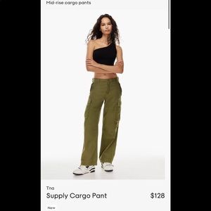 Aritzia TNA Supply Cargo Pants in Gd Olive Green in Size 0!